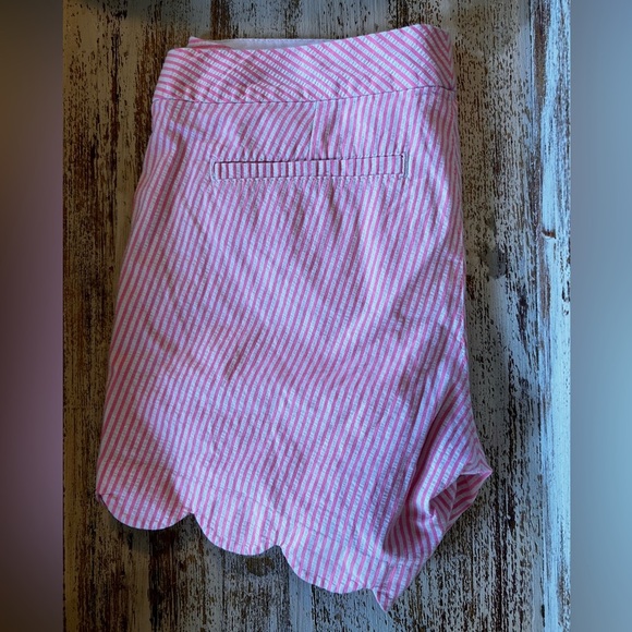 Lilly Pulitzer Buttercup Shorts Sear sucker White and Pink Women’s Size 2 - Picture 3 of 8
